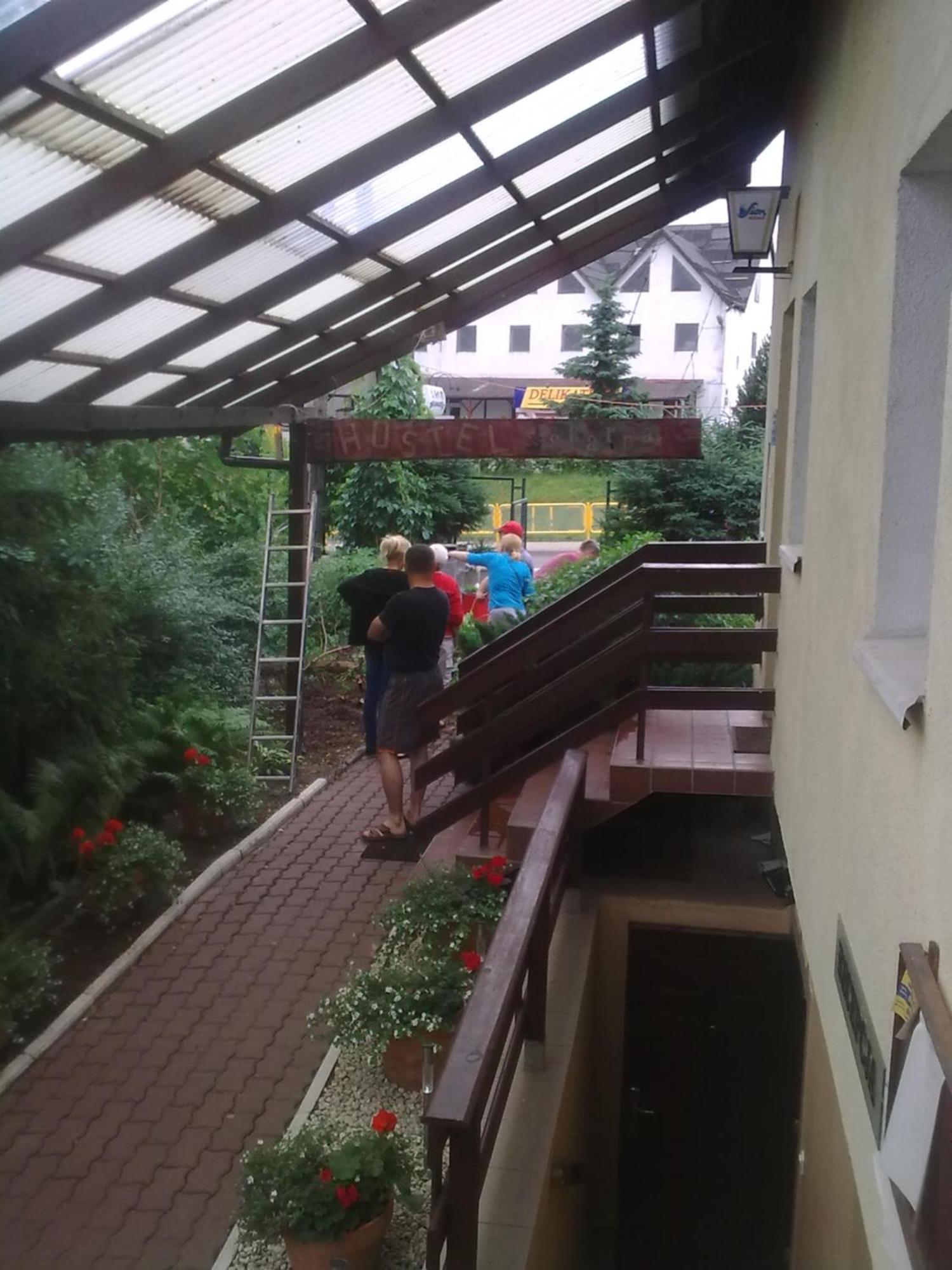 Apartamenty, Pokoje, Noclegi Pracownicze " Skarpa" 빌카시 외부 사진