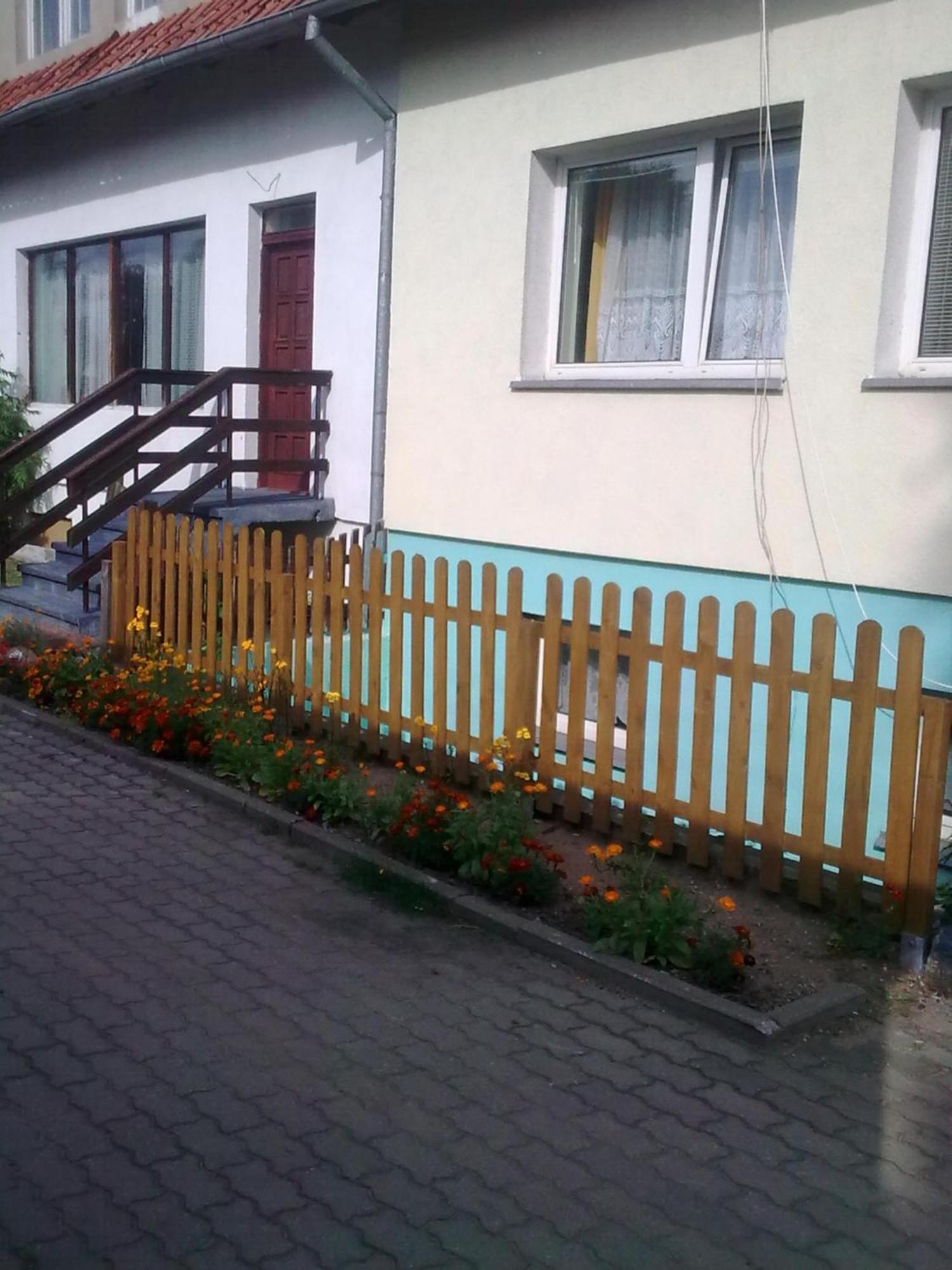 Apartamenty, Pokoje, Noclegi Pracownicze " Skarpa" 빌카시 외부 사진