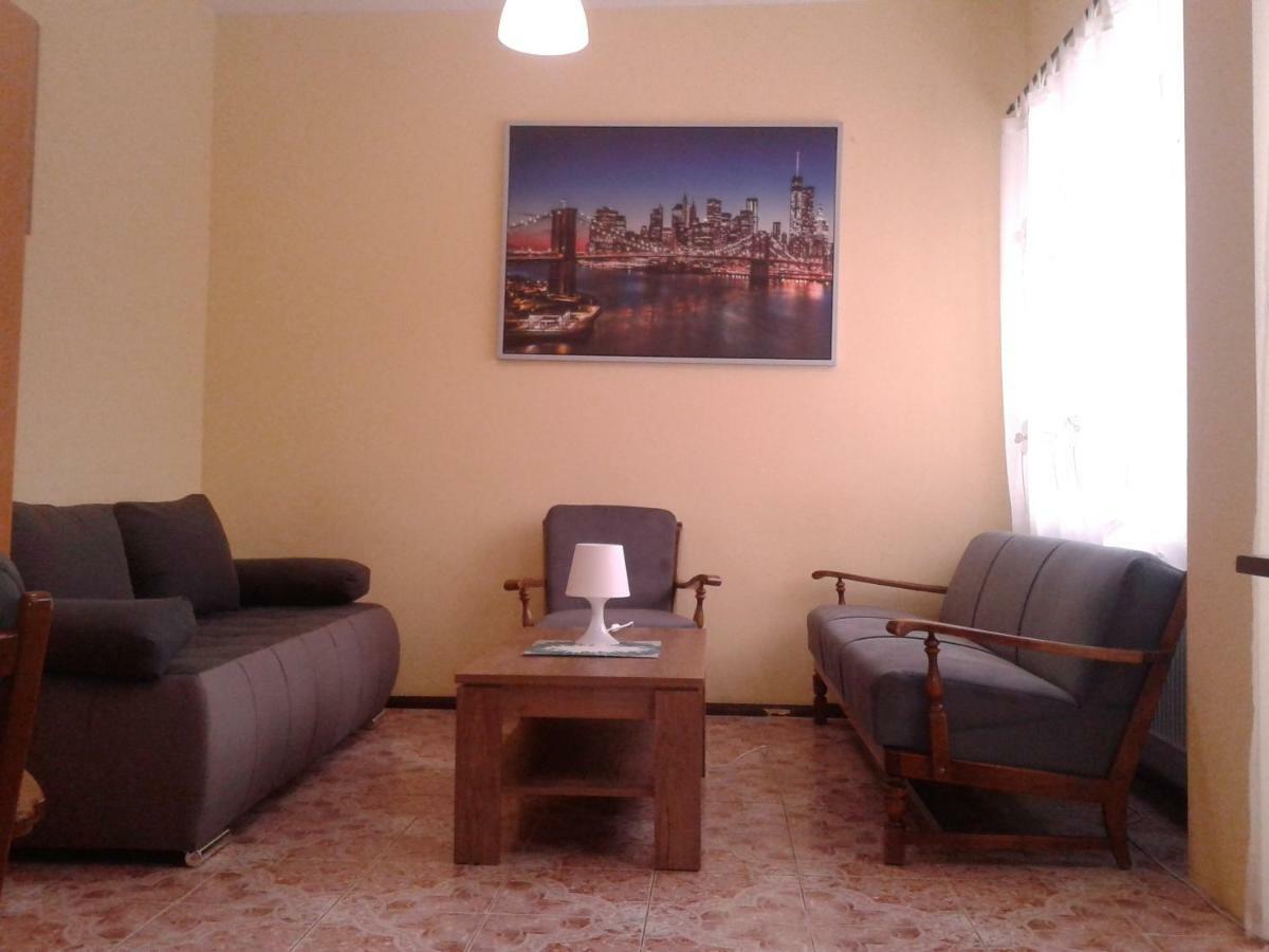 Apartamenty, Pokoje, Noclegi Pracownicze " Skarpa" 빌카시 외부 사진