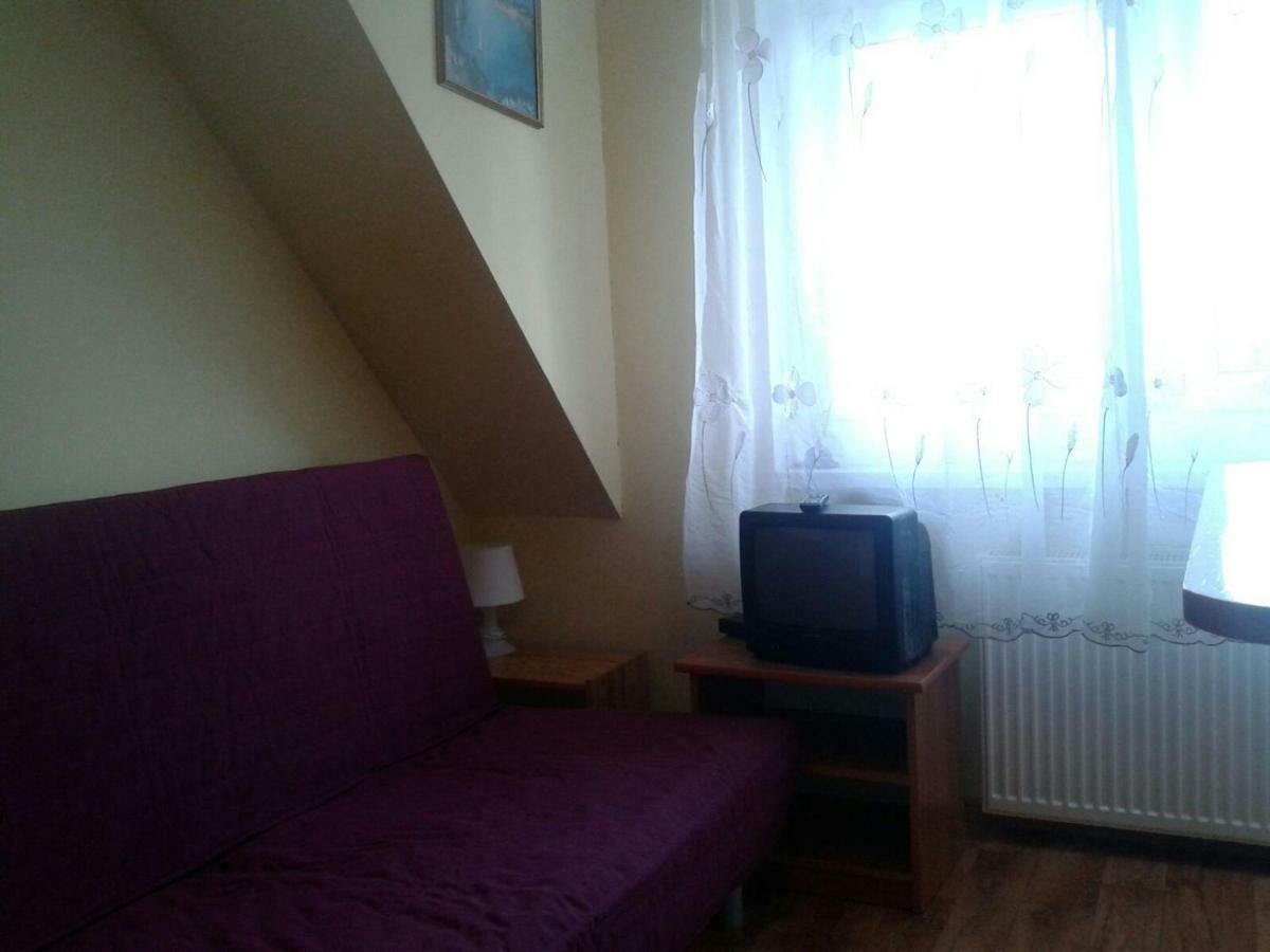 Apartamenty, Pokoje, Noclegi Pracownicze " Skarpa" 빌카시 외부 사진