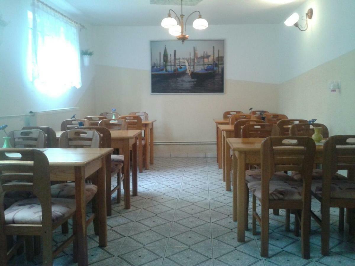 Apartamenty, Pokoje, Noclegi Pracownicze " Skarpa" 빌카시 외부 사진