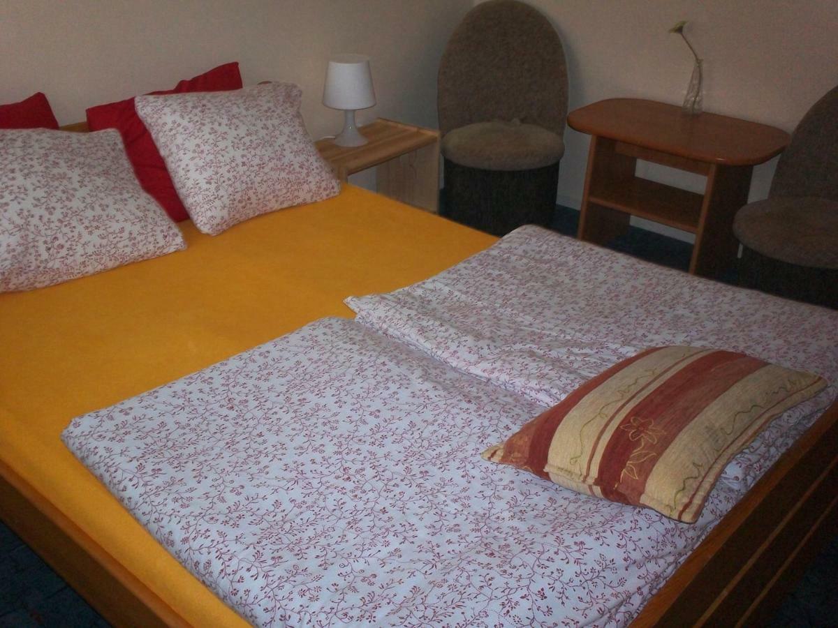 Apartamenty, Pokoje, Noclegi Pracownicze " Skarpa" 빌카시 외부 사진